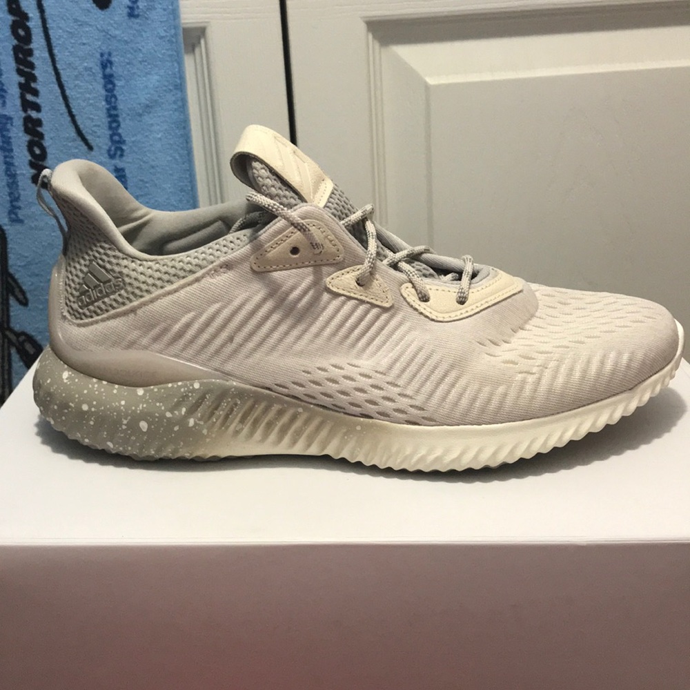 Reigning Champ AlphaBounce | Size 9.5 | Never worn